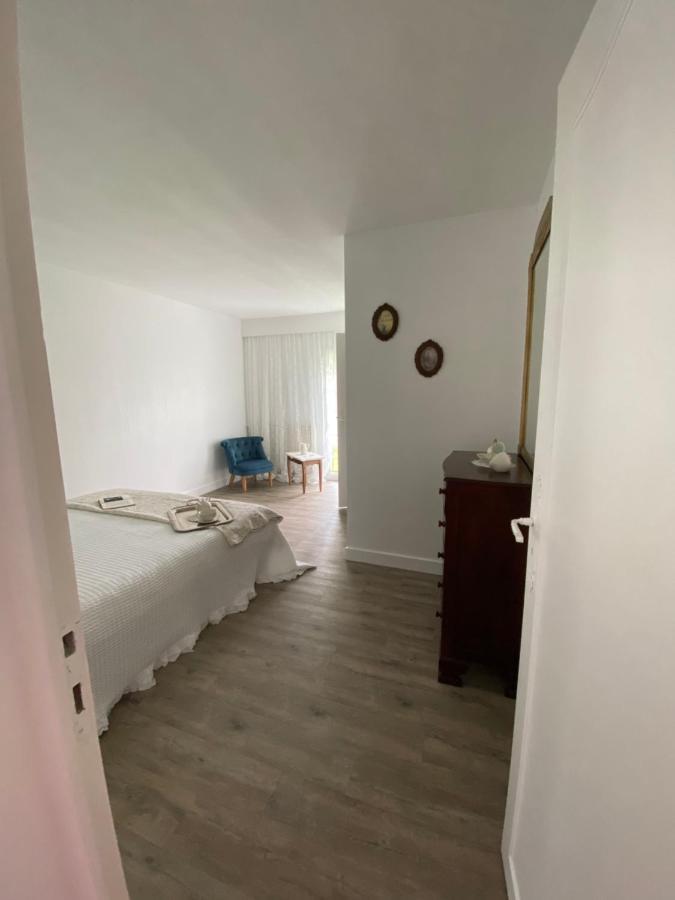 Le Vieux Moulin Bed & Breakfast Bouhet Eksteriør bilde