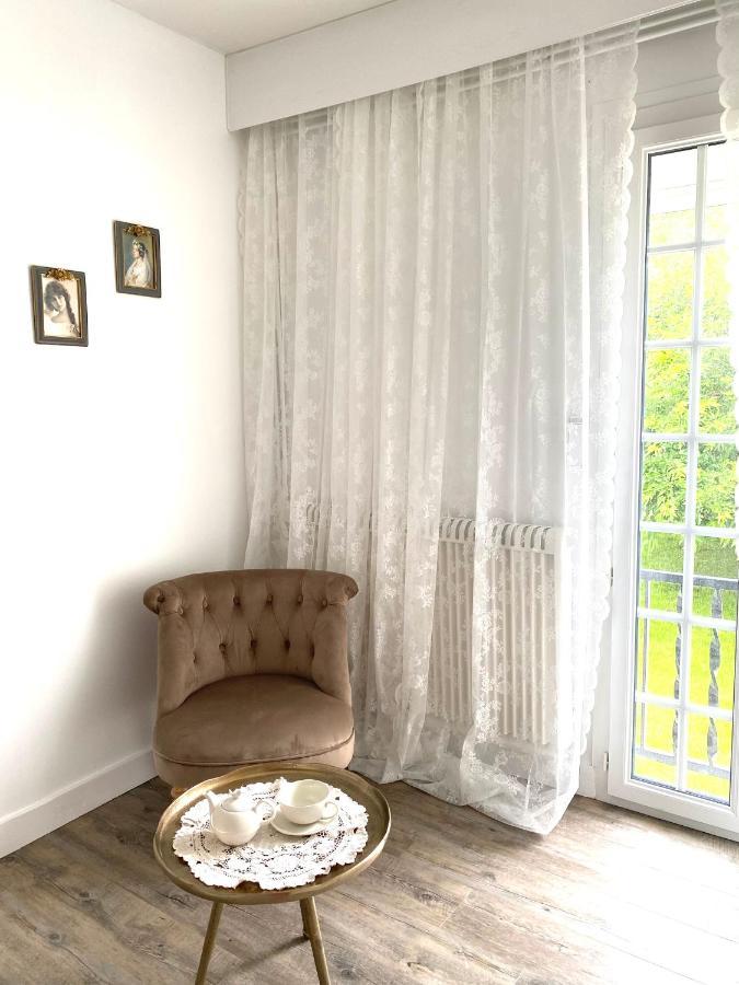 Le Vieux Moulin Bed & Breakfast Bouhet Eksteriør bilde