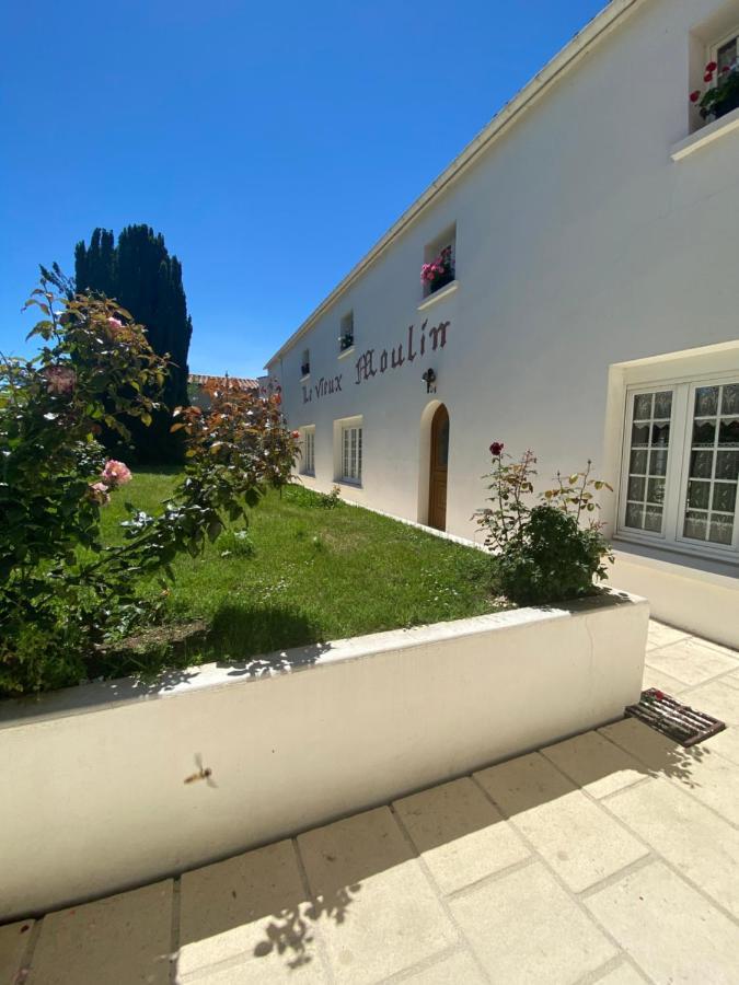 Le Vieux Moulin Bed & Breakfast Bouhet Eksteriør bilde