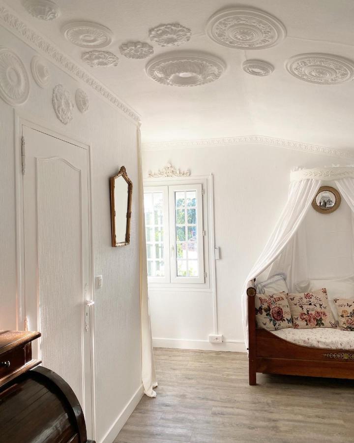 Le Vieux Moulin Bed & Breakfast Bouhet Eksteriør bilde